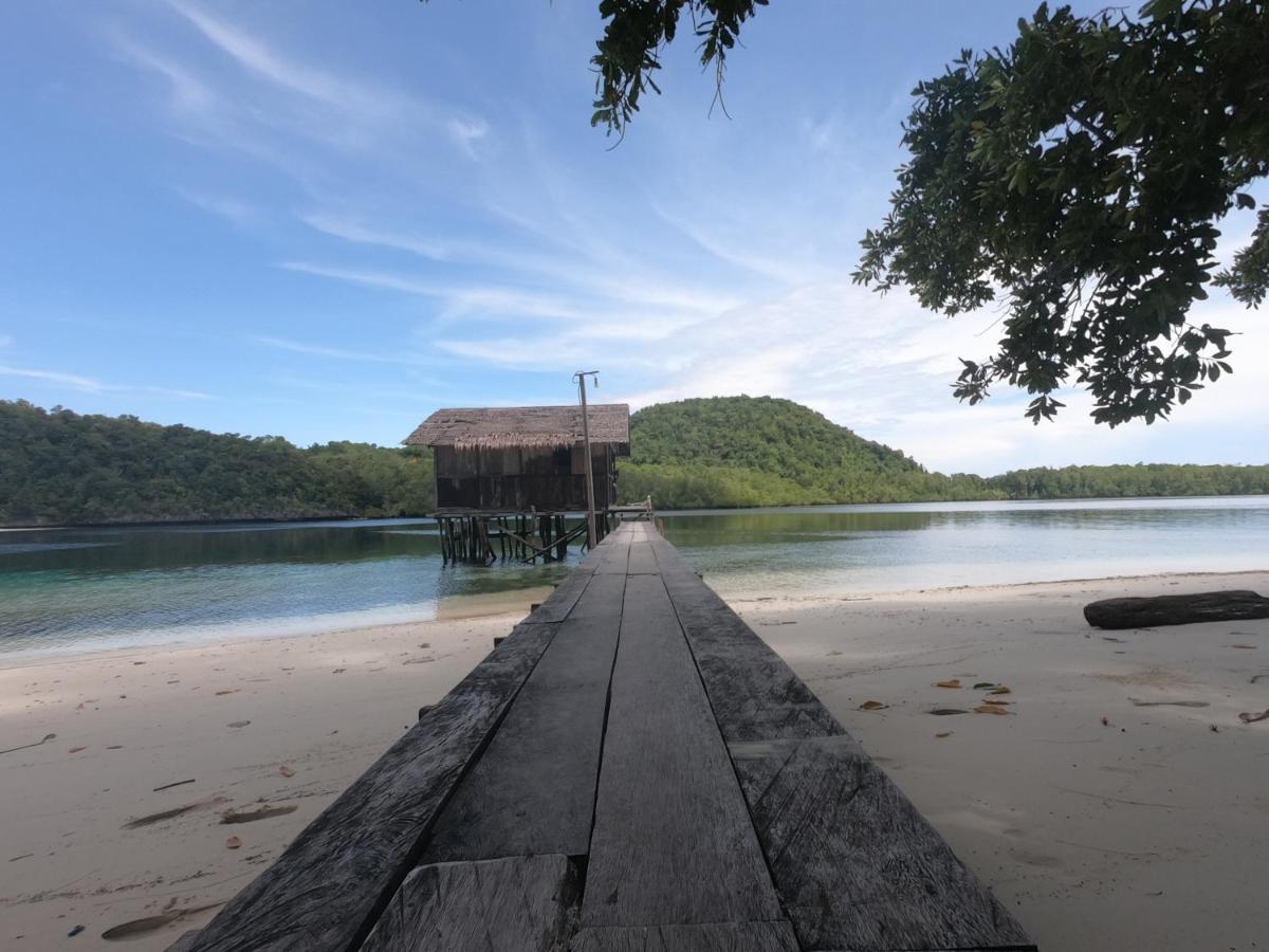 Meos Ambower Homestay Raja Ampat Fam Экстерьер фото