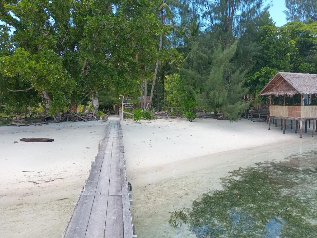Meos Ambower Homestay Raja Ampat Fam Экстерьер фото