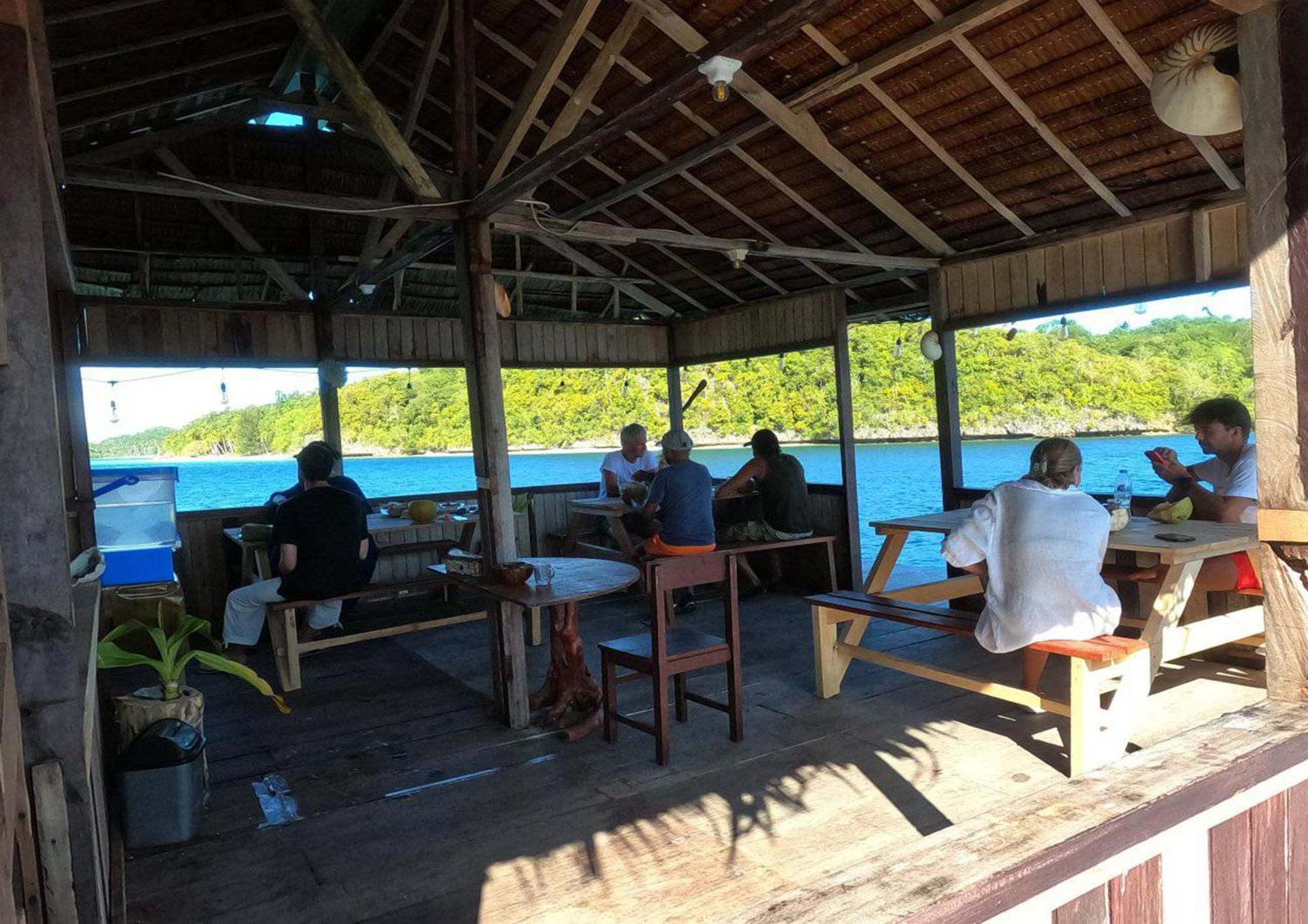 Meos Ambower Homestay Raja Ampat Fam Экстерьер фото
